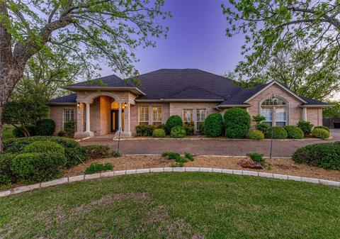 5911 Nutcracker Dr, Granbury, TX 76049