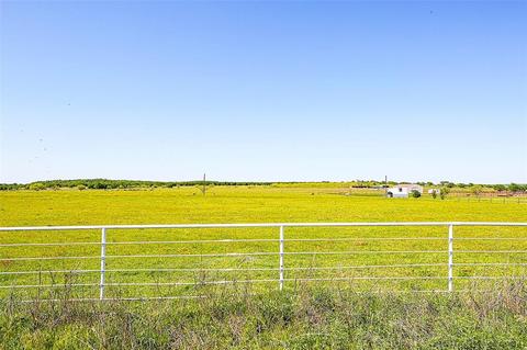 1234 Beach Road # 7, Bowie, TX 76230