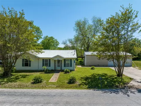 205 W Pecan St, Sadler, TX 76264