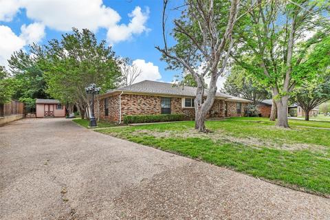 309 S College Ave, Justin, TX 76247