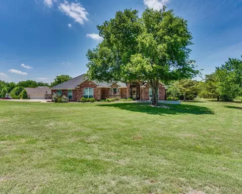 4231 Tracey Ct, Midlothian, TX 76065
