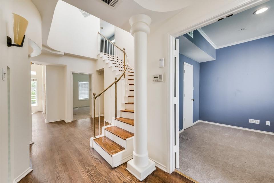  4040 Avondale Ave #311, Dallas, TX 75219 photo 4