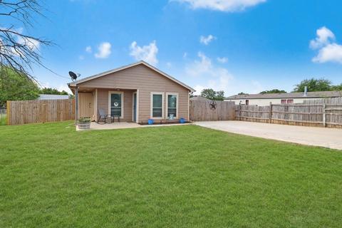 305 Capricorn Dr, Granbury, TX 76049