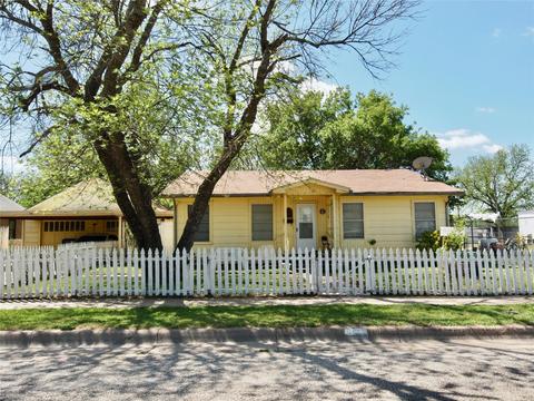 1110 Blewett St, Graham, TX 76450