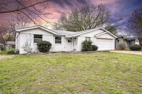 217 Jayellen Ave, Burleson, TX 76028