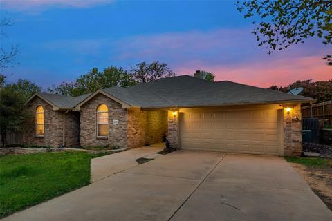 2050 Driskell Dr, Corinth, TX 76210