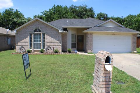1704 N Bent Tree Trl, Grand Prairie, TX 75052