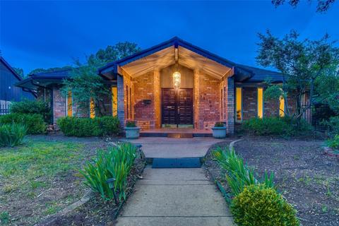 1319 Glenbrook Dr, Irving, TX 75061
