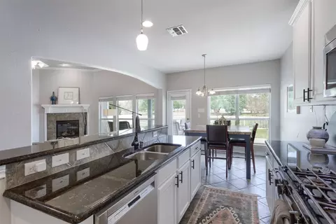 1304 Sea Pines Dr, Savannah, TX 76227