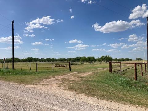 1182 Jim Maddox, Henrietta, TX 76365