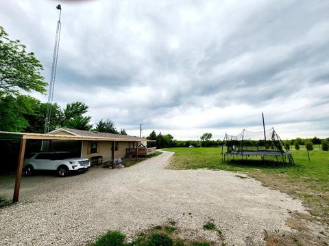 1672 Red Rd, Howe, TX 75459