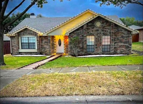 7 Kean Cir, The Colony, TX 75056