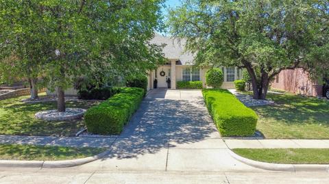 2956 Lakeview Cir, Burleson, TX 76028