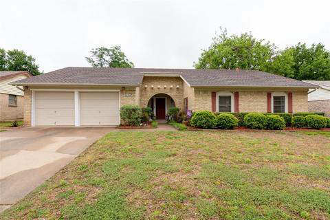 1212 Irwin Dr, Hurst, TX 76053