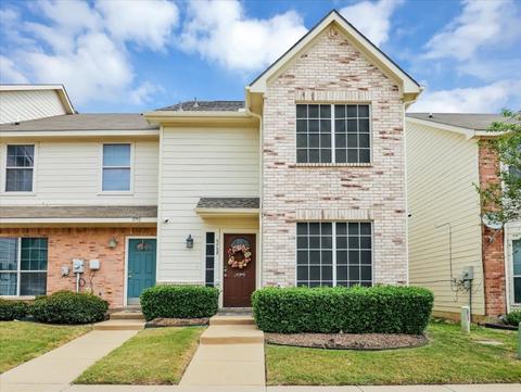 5748 Giddyup Ln, Fort Worth, TX 76179