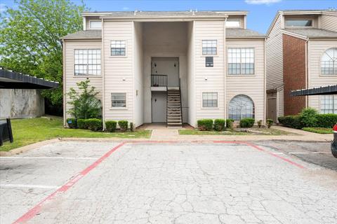 9747 Whitehurst Dr #136, Dallas, TX 75243