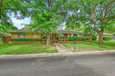 1111 Aspen Rd, Gainesville, TX 76240