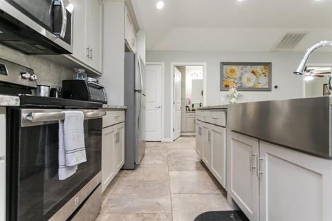 217 E Walker St, Denison, TX 75021 photo 8