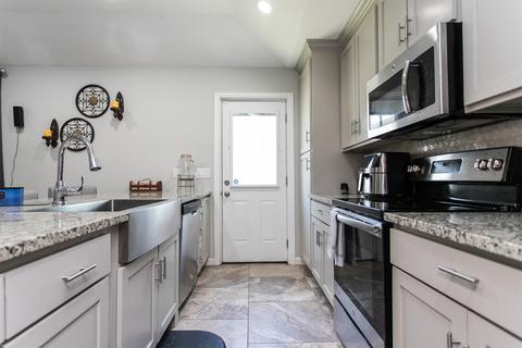 217 E Walker St, Denison, TX 75021 photo 7