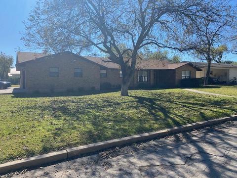 1001 W Story, San Saba, TX 76877