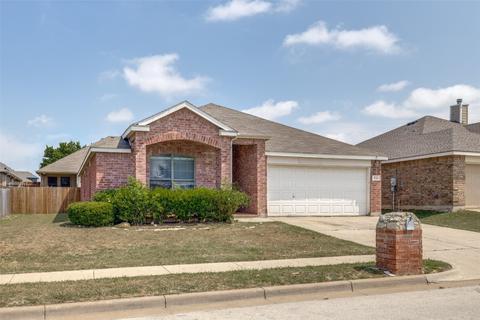 528 Cranbrook Dr, Fort Worth, TX 76131