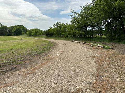 1115 County Rd 4045, Ector, TX 75439 photo 14
