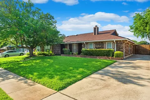 2408 Aquaduct Dr, Bedford, TX 76022