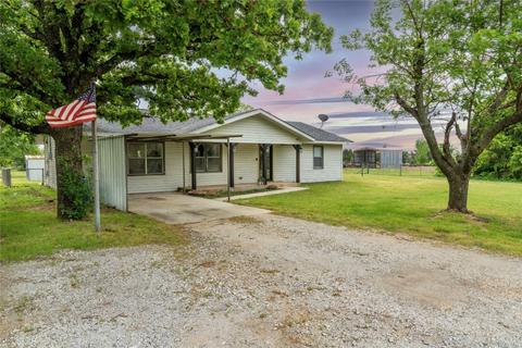 441 Jack Grace Hill Rd, Bowie, TX 76230