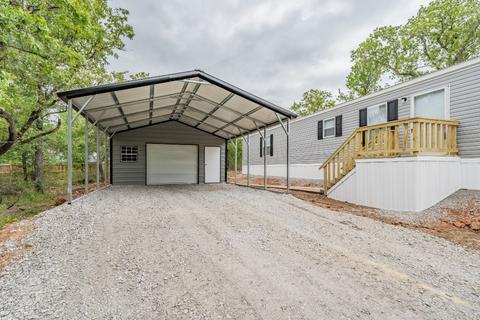 11010 Shady Oaks Dr, Runaway Bay, TX 76426