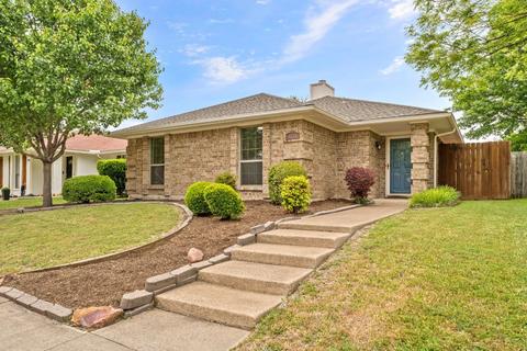 2111 Greenview Dr, Carrollton, TX 75010