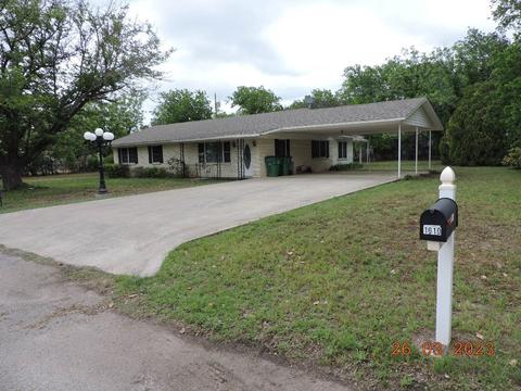 1610 Parker N St, Goldthwaite, TX 76844