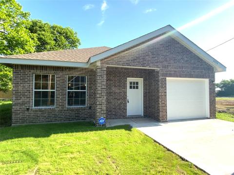 2115 Hemphill St, Greenville, TX 75401