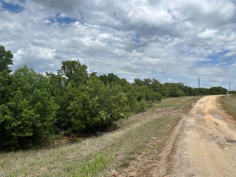 503 504 Twin Lakes Ct, Bowie, TX 76230