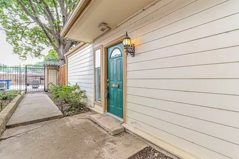13737 Brookgreen Cir, Dallas, TX 75240