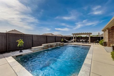 905 Swan Ridge Dr, Sherman, TX 75092