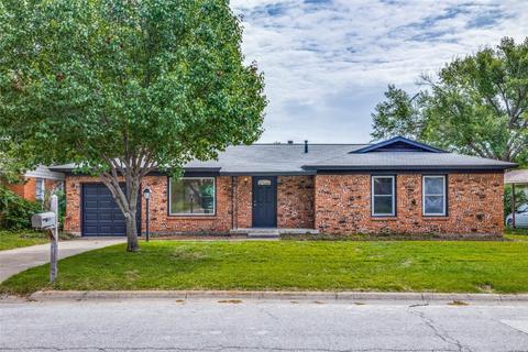 612 Norwood Dr, Hurst, TX 76053