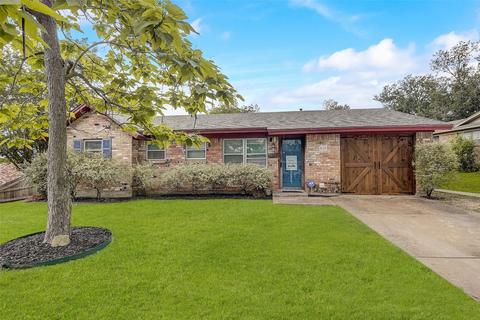 865 Russell Ln, Bedford, TX 76022