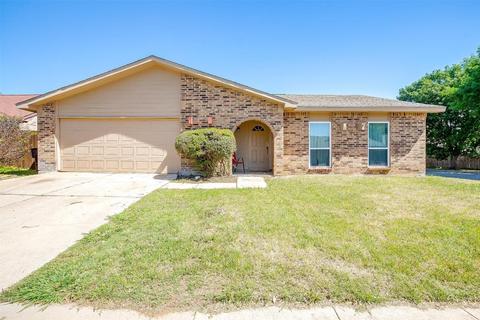 3200 Woodlark Dr, Fort Worth, TX 76123