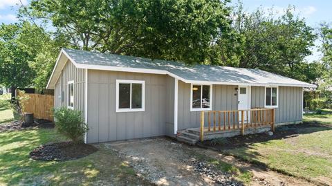 410 N Proctor St, Alvord, TX 76225