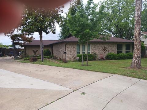 1357 Kathryn Ct, Hurst, TX 76053