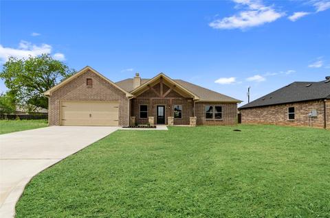 2201 Briarwood Dr, Bridgeport, TX 76426