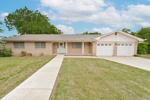 304 Alvord St, Chico, TX 76431