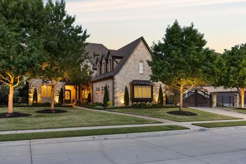 221 Edinburgh Ct, Southlake, TX 76092