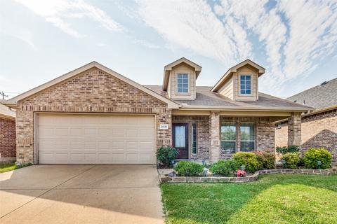 2036 Dripping Springs Dr, Forney, TX 75126