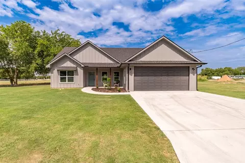 209 N Oak St, Leonard, TX 75452