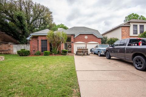 933 Springleaf Ln, Arlington, TX 76018