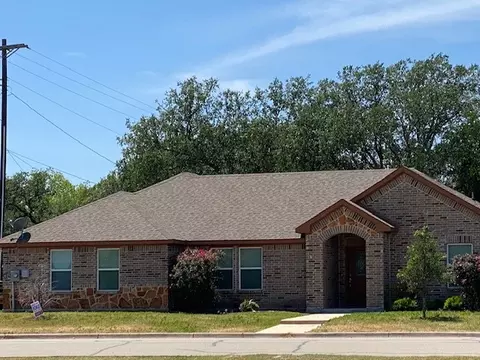 1102 Cherokee St, Weatherford, TX 76086