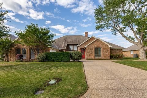 909 Kemper Dr, Mansfield, TX 76063