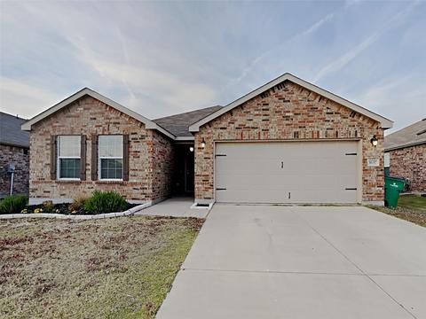 1637 Waggoner Dr, Aubrey, TX 76227
