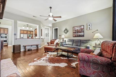 6409 Daisy Dr, Denton, TX 76208